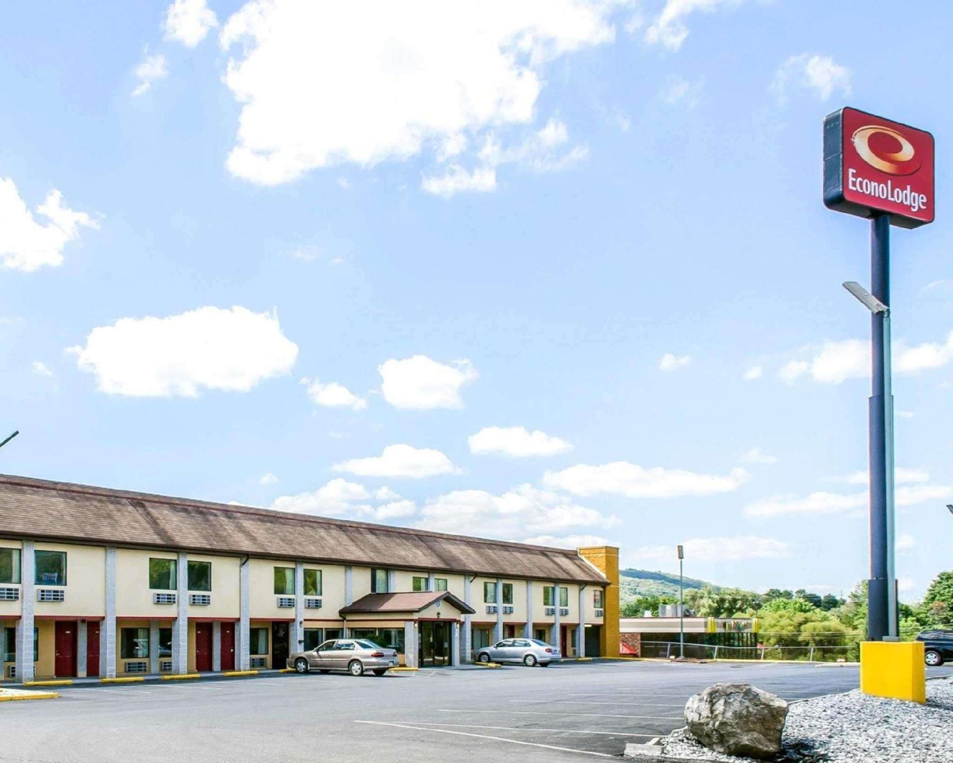 Baymont By Wyndham Pine Grove I-81 Hotel Exterior foto